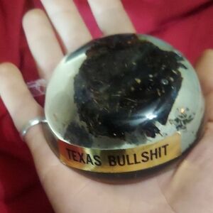 Bizarre Oddity / Gag Gift. Vintage Texas Bull Shit Paper Weight